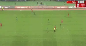 91分钟绝杀！中国队2-1复仇沙特队，终于赢了，下轮战越南队相关图三