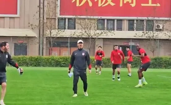 苏亚雷斯重返工体，亚泰这牌面输3球以下当赢！6月想拿1分都费劲相关图五