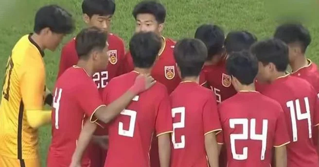 2-1！中国男足U16击败沙特，91分钟绝杀，球迷欢呼相关图二