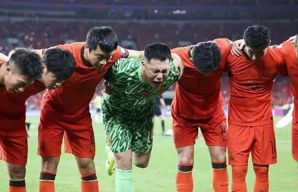 国足将连续三天进入封训 教练组或根据需要改造个别球员