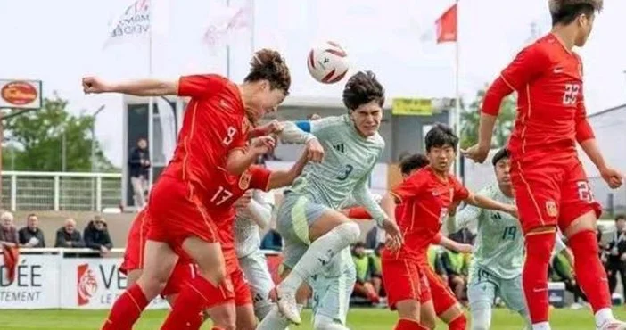 U16国少2比1击败沙特 澳大利亚男足2-1击败越南U16男足相关图六