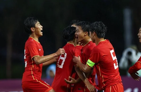 热议U16国足平越南：下半场踢得烂，领先不会踢球是老毛病