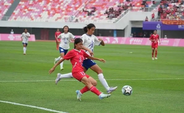 十五运会U16女足赛 广东小花旗开得胜！