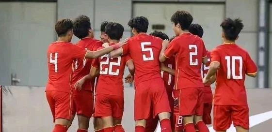 兴泰杯国少第二轮2-2越南：逆境拼搏，未来可期相关图三