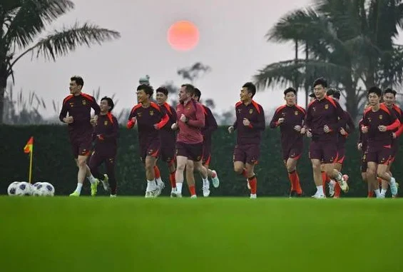 国足封训模拟超长补时 张玉宁已走出情绪低谷