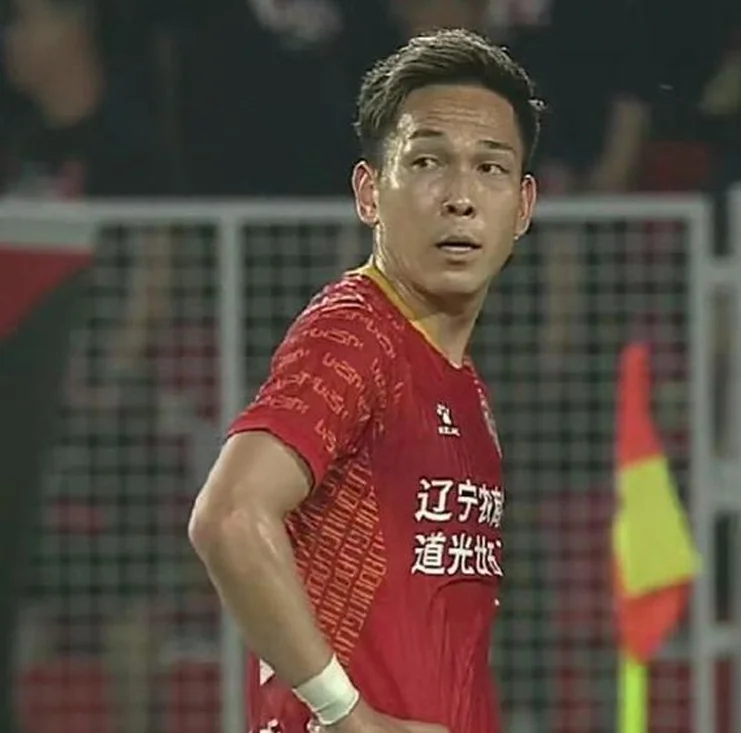 1-0！辽宁铁人“神换人”，U21新星灵巧建功，稳坐第二，冲超有望