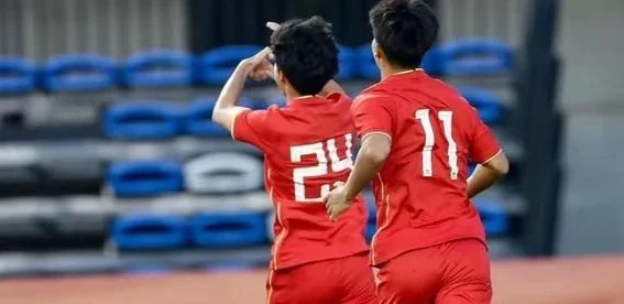 2-0到2-2！国足U16遗憾未能赢球，86分钟惨遭绝平，全场2人被罚下相关图五