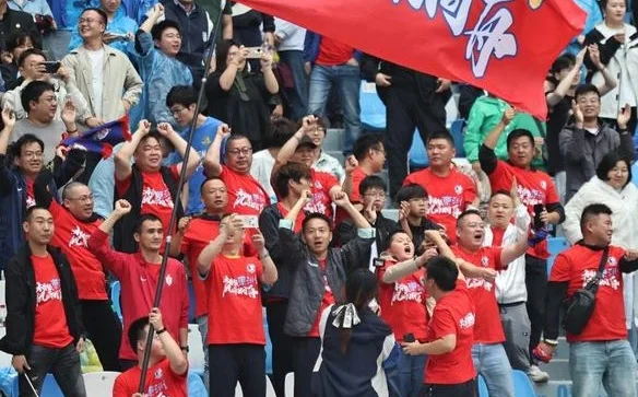 南通队客场4:0战胜泰州队，三连胜后继续领跑联赛积分榜相关图五