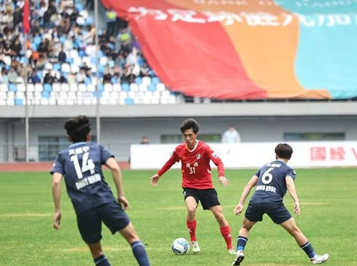 南通队客场4:0战胜泰州队，三连胜后继续领跑联赛积分榜相关图四