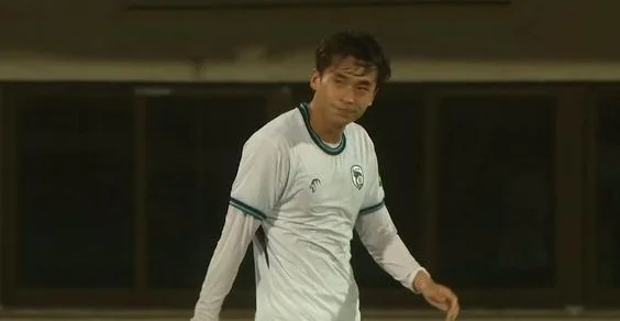 0-3，大连鲲城无缘四连胜，进攻只会大脚找穆谢奎 科特尼克遭雪藏相关图四