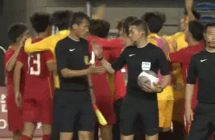 让1追5+对手落寞！太疯狂：U15国少用6-1强让亚洲强队过儿童节相关图四