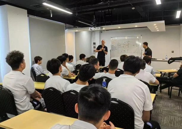 伊班·夸德拉多：我想试试在巴萨之外实践足球理念相关图四