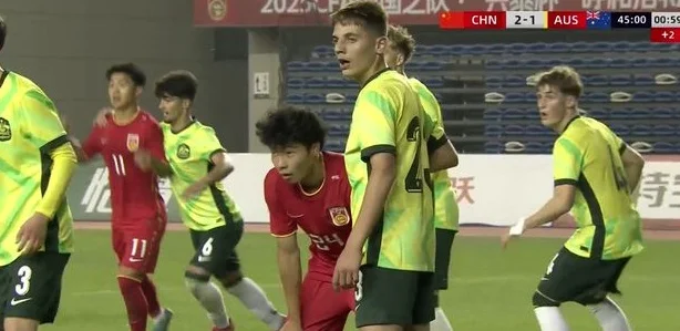 让1追5+对手落寞！太疯狂：U15国少用6-1强让亚洲强队过儿童节相关图二