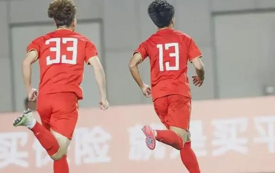 5-2！中国队罕见大逆转，掀翻澳大利亚队夺冠，球员欢呼庆祝相关图二