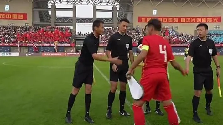 2-1！中国U16强势反超，澳大利亚球员后场玩火，帅惟浩单刀球破门相关图二