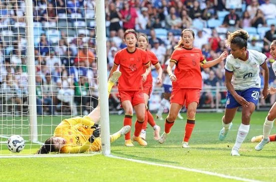 0-3！中国女足输球，全场仅1次射正，美国队太强了，球迷遗憾相关图五