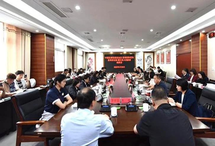 贵州省体育局与中国足球发展基金会、榕江县签订战略合作协议