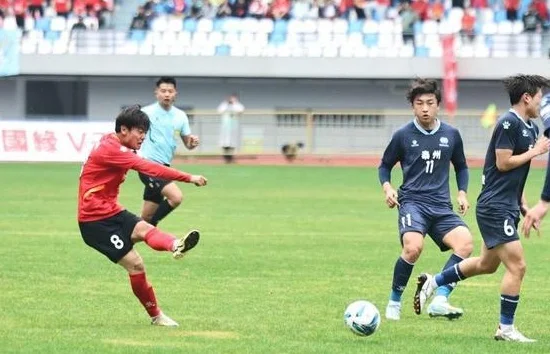 南通队客场4:0战胜泰州队，三连胜后继续领跑联赛积分榜相关图三