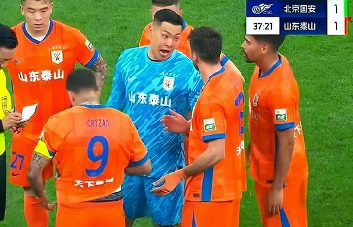 正式官宣！名帅告别离开山东足坛，代理主教练出炉，争取冲击佳绩相关图二