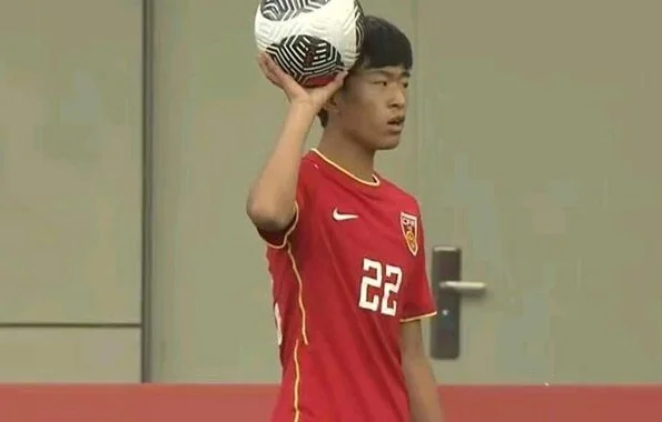 U16国足5-2大胜澳大利亚 3 场比赛中共打进9球兴泰杯夺冠