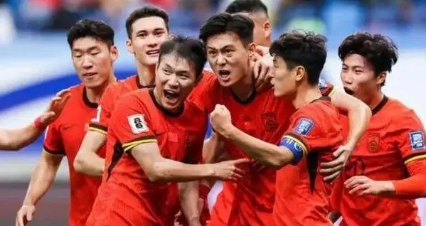 世预赛中印之战国足首发浮出水面！前场奇兵突击，上演青春风暴