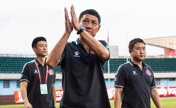 广州豹客场4-2大逆转重回第三，黎兵：这是广州豹最需要的精气神