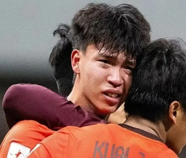 国足主力基本确定：王上源单后腰，王钰栋和张玉宁搭档锋线！相关图二