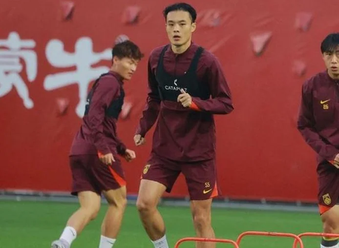 宋主席硬刚托希尔！国足两连胜即便出局也能接受，拿下印尼重庆见