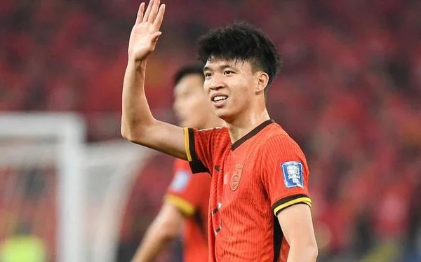 18岁王钰栋婉拒留洋：现在去欧洲难成主力 踢透中超+10年后也不迟相关图四