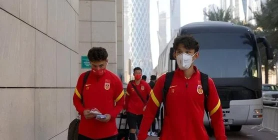 印尼请国足住1700万一晚豪华酒店还报销！警惕糖衣炮弹，不怀好意相关图三