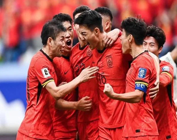 国足大战印尼！11人首发预测，两连胜＝出线