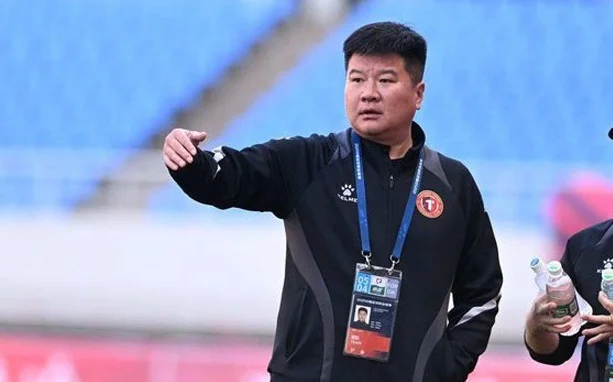 李金羽为李铁回怼网友！直言他再怎么样也是我的队友，引发热议相关图四
