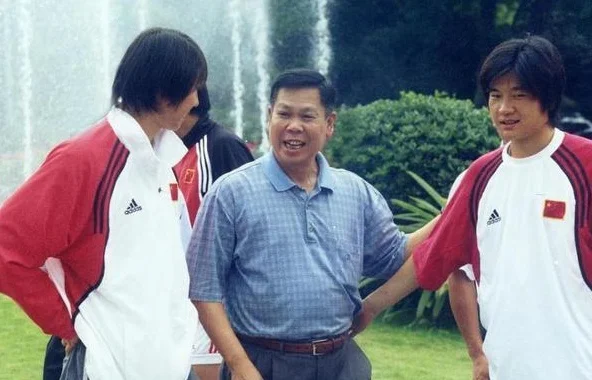 不满李铁遭戏谑！47岁李金羽怒怼网友：再怎么样，他也是我前队友相关图二