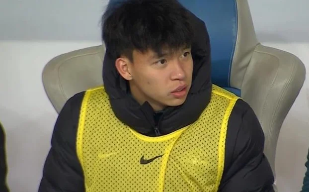 国足vs印尼，首发11人浮现：王大雷压阵，王上源后腰，王钰栋冲锋相关图四