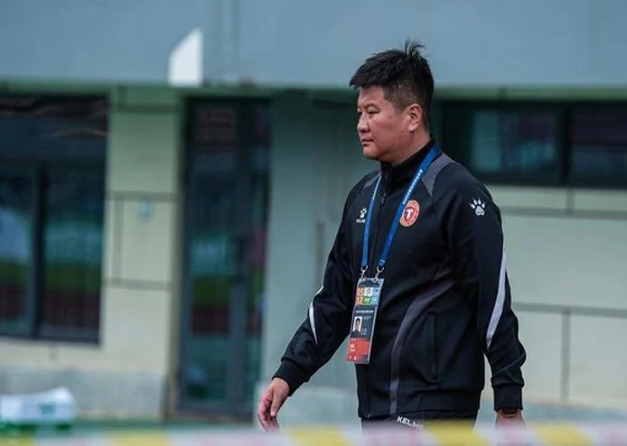 李金羽为李铁回怼网友！直言他再怎么样也是我的队友，引发热议相关图三