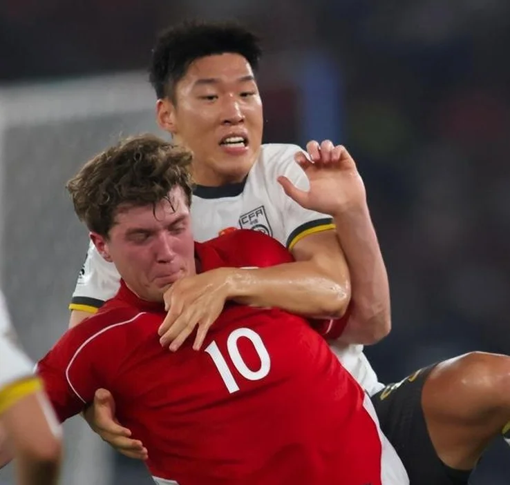 68年首负印尼！国足0-1吞4连败无缘世界杯，杨泽翔送点王钰栋造险
