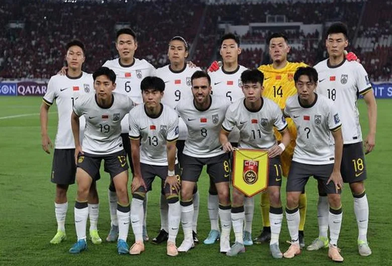 没有奇迹！国足连续6届无缘世界杯，已空等23年，30+老将悲情谢幕相关图三