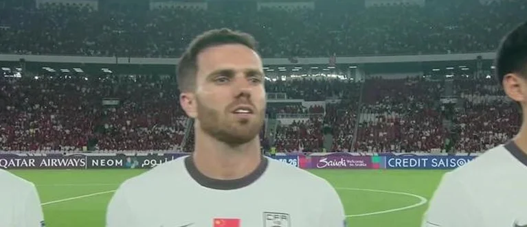 半场0-1！国足送印尼点球，申花后卫后场玩火，比赛过程提心吊胆相关图二