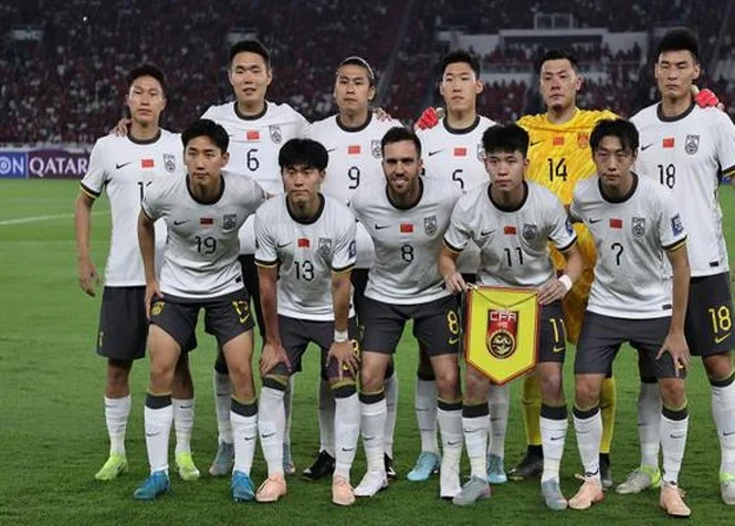 国足不设防！4场连丢7球，世预赛遭印尼主客破门，68年第一次相关图二