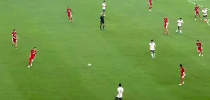 国足0-1！京媒名记：伊万4前锋搏命，印尼后防松散，逼抢节奏不好相关图二
