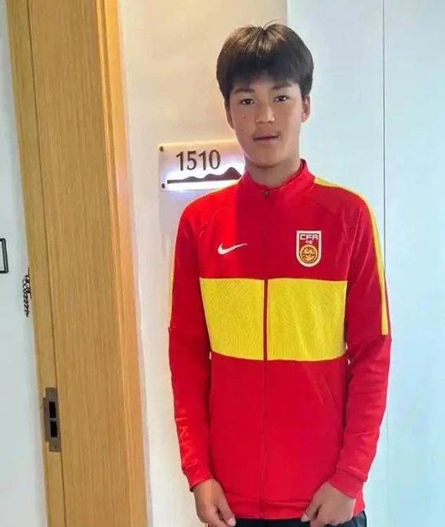 中国男足留洋再添1人！15岁锋线新星加盟西甲球队，合同细节曝光相关图三