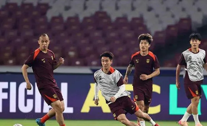 难了 | 半场战罢，国足0-1落后！