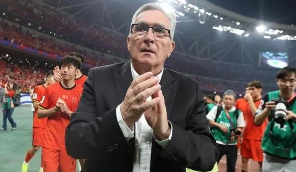 没有奇迹！国足连续6届无缘世界杯，已空等23年，30+老将悲情谢幕