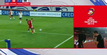 半场0-1绝境！国足被黑了？点球并无争议：杨泽翔鲁莽送礼相关图四