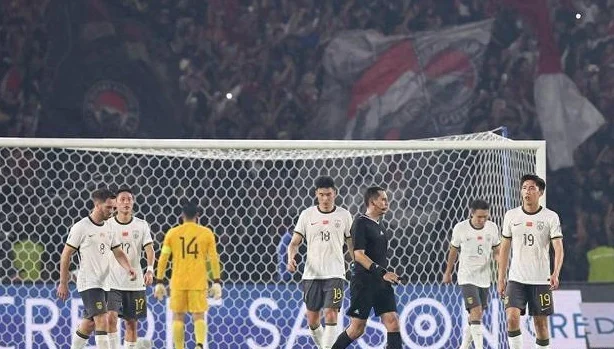 国足0比1负印尼提前出局，确实，世界杯赛场不需要我们这样的球队