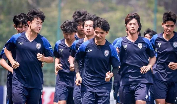 连追2球！中冠青春风暴齐鲁德比，青岛追风少年2-2济南天盛相关图四