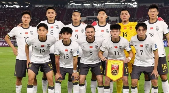 一场0：1验出两国脚真成色 被球迷喷为水货 难堪大用恐难再进国足