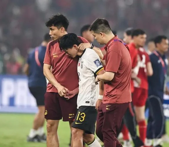 别为扬科维奇鸣不平了！两个都平庸 伊万打东亚杯 抓住啥把柄了？