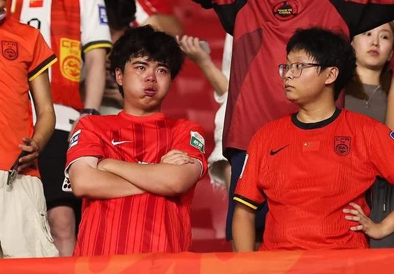 深一度｜史上最弱国足不配世界杯，但中国足球接近触底反弹相关图三