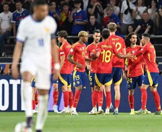 国足0-1出局，西班牙5-4法国，乌兹约旦首出线，18强赛只剩1悬念相关图四